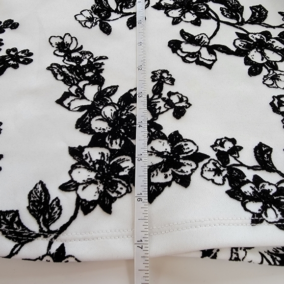 Trixxi Sleeveless A-Line Dress White with Black Flocked Rose Print Size M EUC - Picture 10 of 12